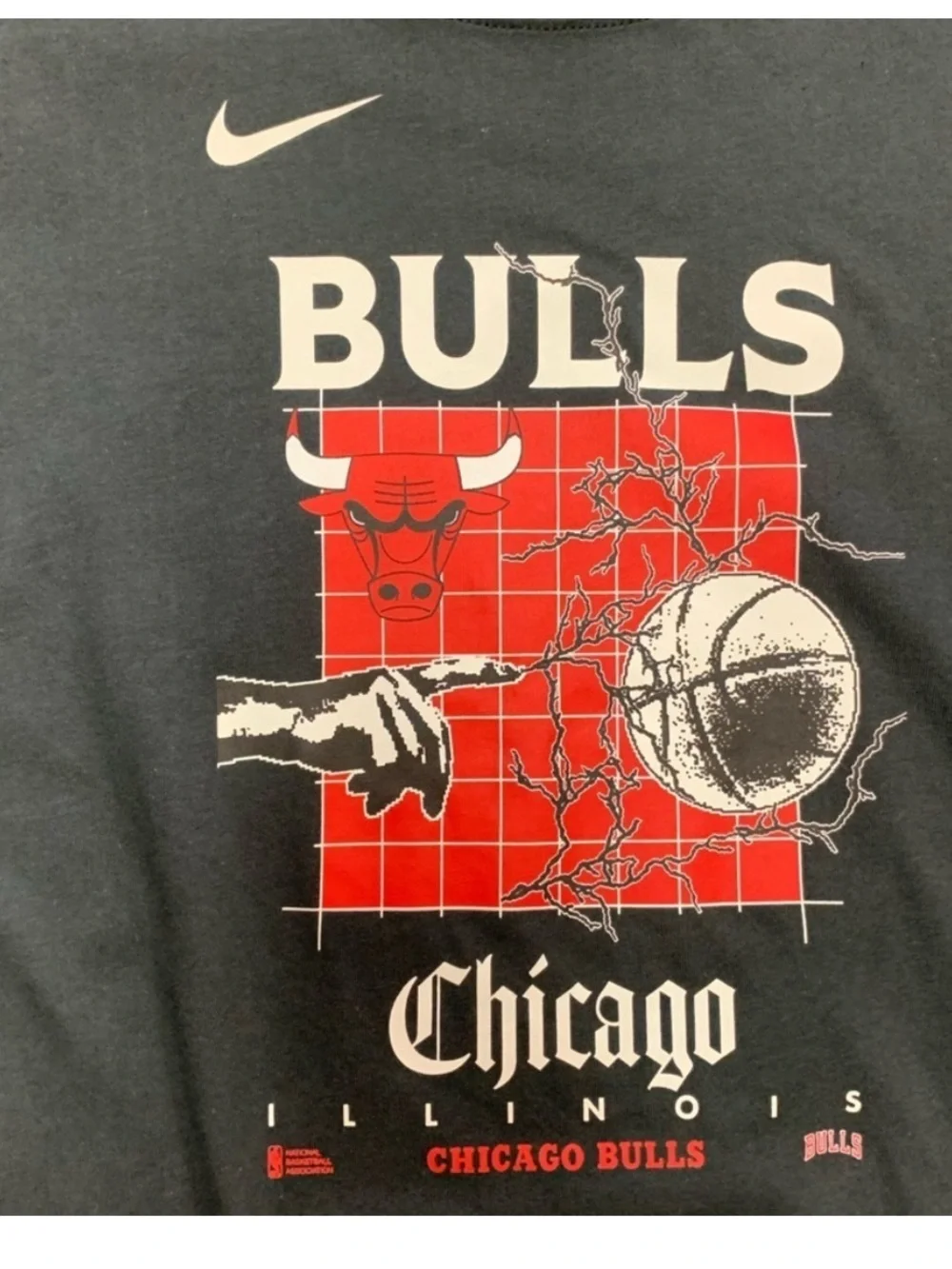 Sz xl kids Nike Black Chicago Bulls Graphic Tee with Red and White Accents